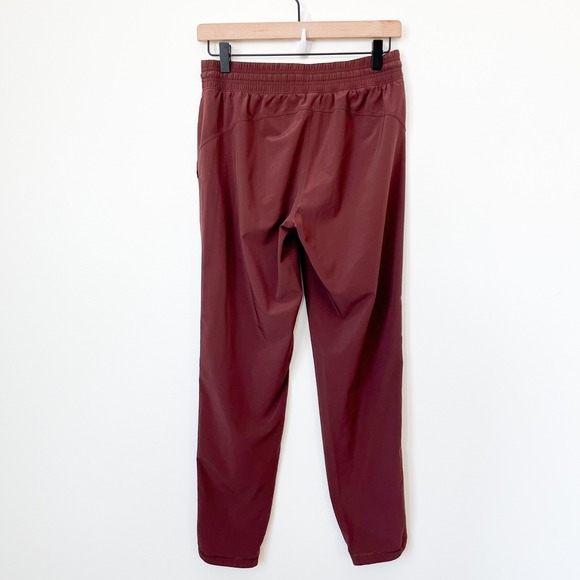 GapFit Recycled Runaround Jogger Pants Womens XS Cherry Wood Burgundy - Picture 5 of 13